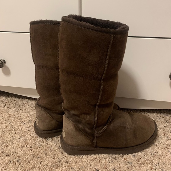 Chocolate Brown Tall Uggs - Picture 4 of 7
